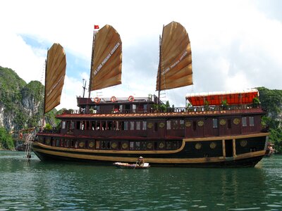 Halong bay hanoi boat photo