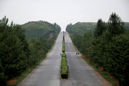 A view of the Pyongyang-Kaesong Highway photo