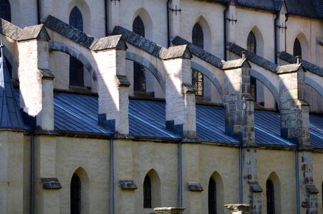 Antique arch architecture