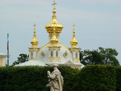 St petersburg tips trio
