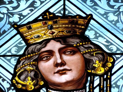 Crown face queen