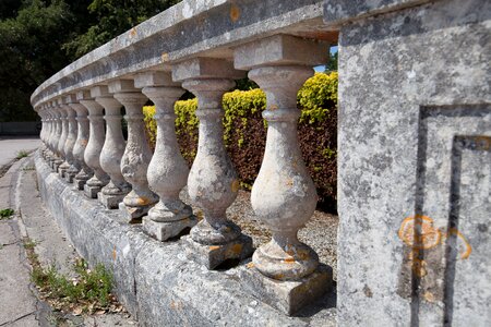 Series support parapet