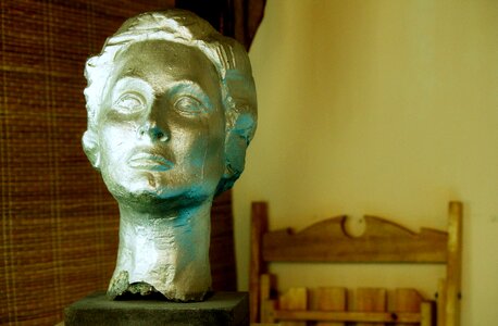 Face statue head