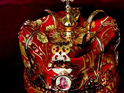 Crown gold decoration
