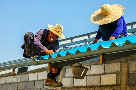 Men craftsmen work