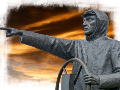 Statue metal memories