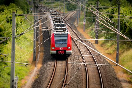 Transport rails catenary