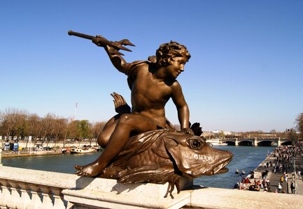 Alexandre iii bridge statue triton