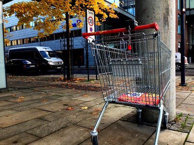 Rule of thirds cart shopping photo