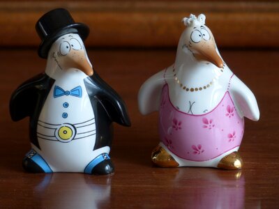 Figure porcelain sound