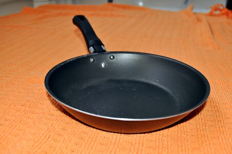 Bake baking black