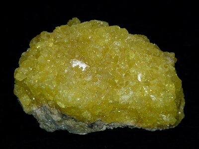 Crystal sulfur crystals yellow
