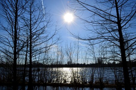 Backlighting idyll lake