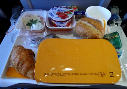 Food lufthansa croissant