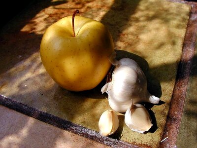 Anchor apple garlic