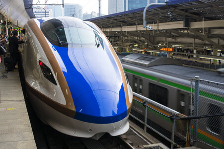 9 Hokuriku bullet train