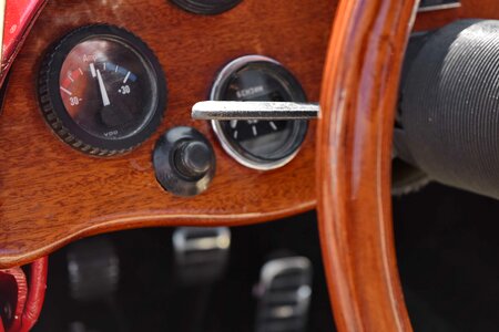 Steering Wheel vehicle instrument photo
