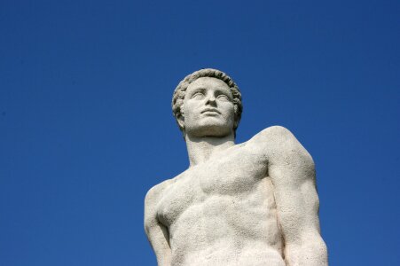 Sculpture paris trocadero