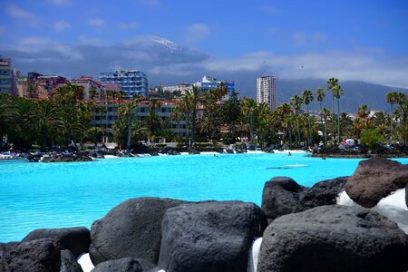 Swimming-pool blue water photo