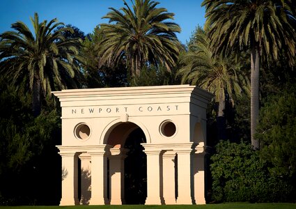 Arch landmark palms