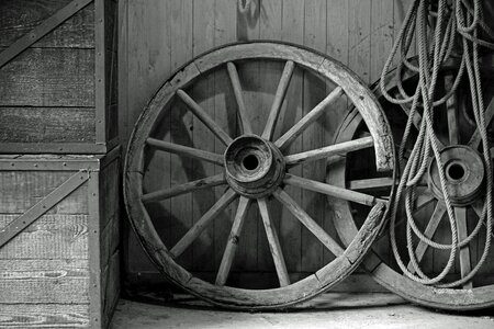 Wagon wheel black white wheel photo