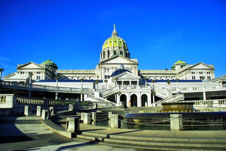 Harrisburg parliament monument