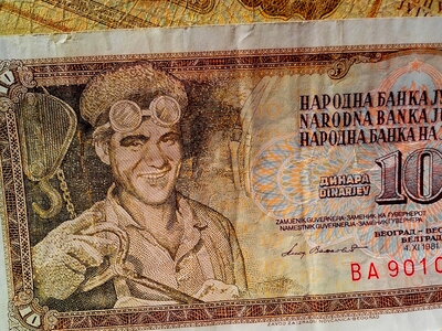 Balkan card cash photo