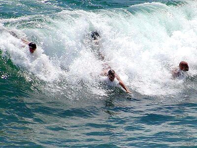 Ocean waves 