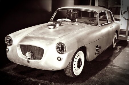 Classic motor vehicle