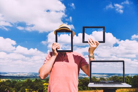 Displays computer clouds
