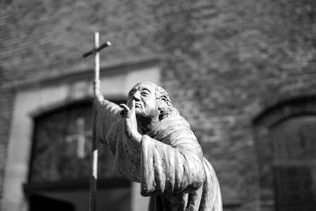 Be quiet! – Priest sculpture in Venlo photo