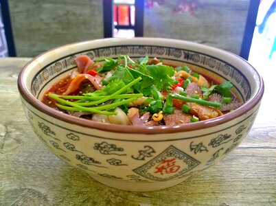 Take food bowl vegetables