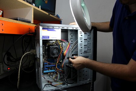 Computer computing hardware