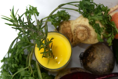 Antioxidant green leaves juice