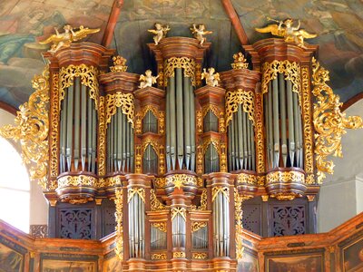 Organ whistle whistle church music
