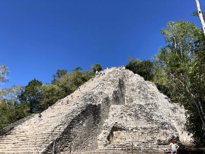 People pyramid grave