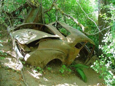 Abandoned vehicle crash photo