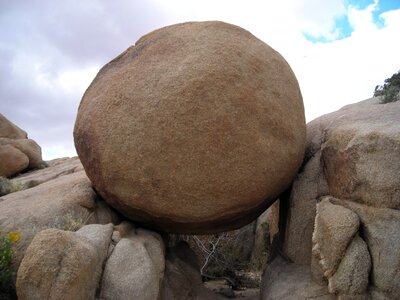 Round rocks rocky