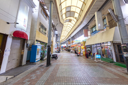 10 Shopping street