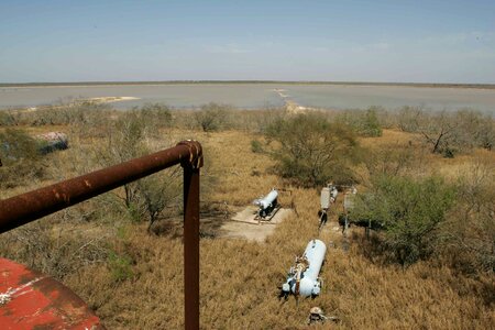 Estate gas well platform