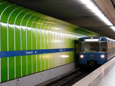 Metro tracks transportation