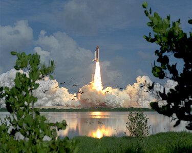 Space Shuttle Discovery photo