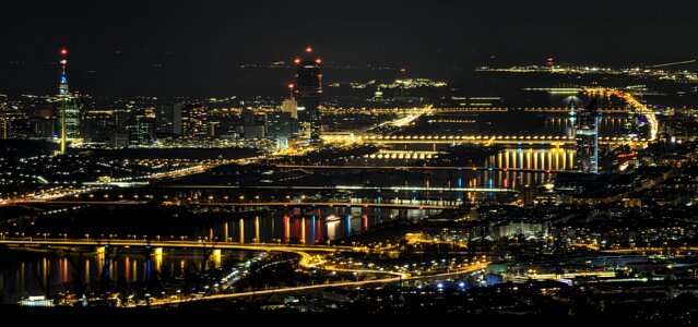 River night lights photo