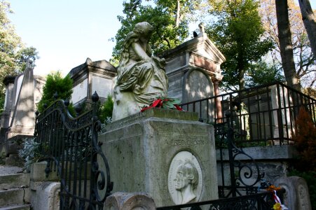 Pere lachaise cemetery paris photo