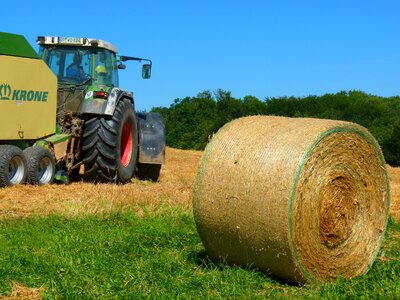 Straw round bales tractor photo