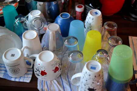 Rinse coffee mugs porcelain