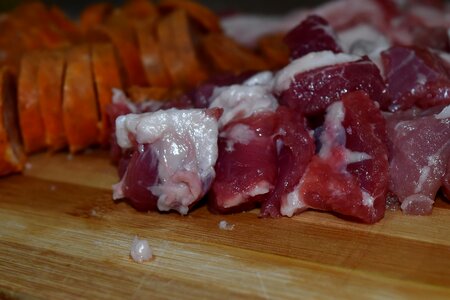 Fat raw meat sausage