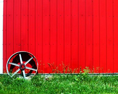 Wheel wall red photo