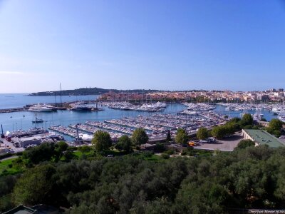 Coastline bay harbor