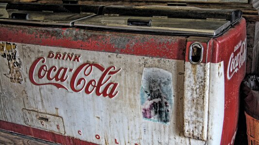 Drink cola refreshment